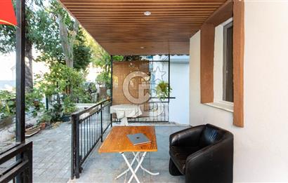 Foça Atatürk Mah. Satılık 2+1 Bahçe Katı Daire