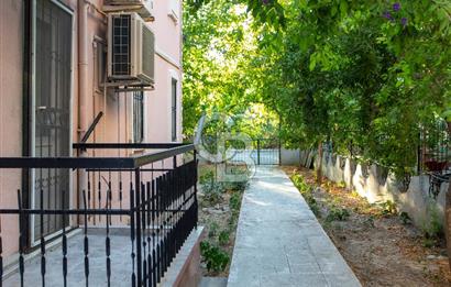 Foça Atatürk Mah. Satılık 2+1 Bahçe Katı Kapalı Mutfaklı Daire