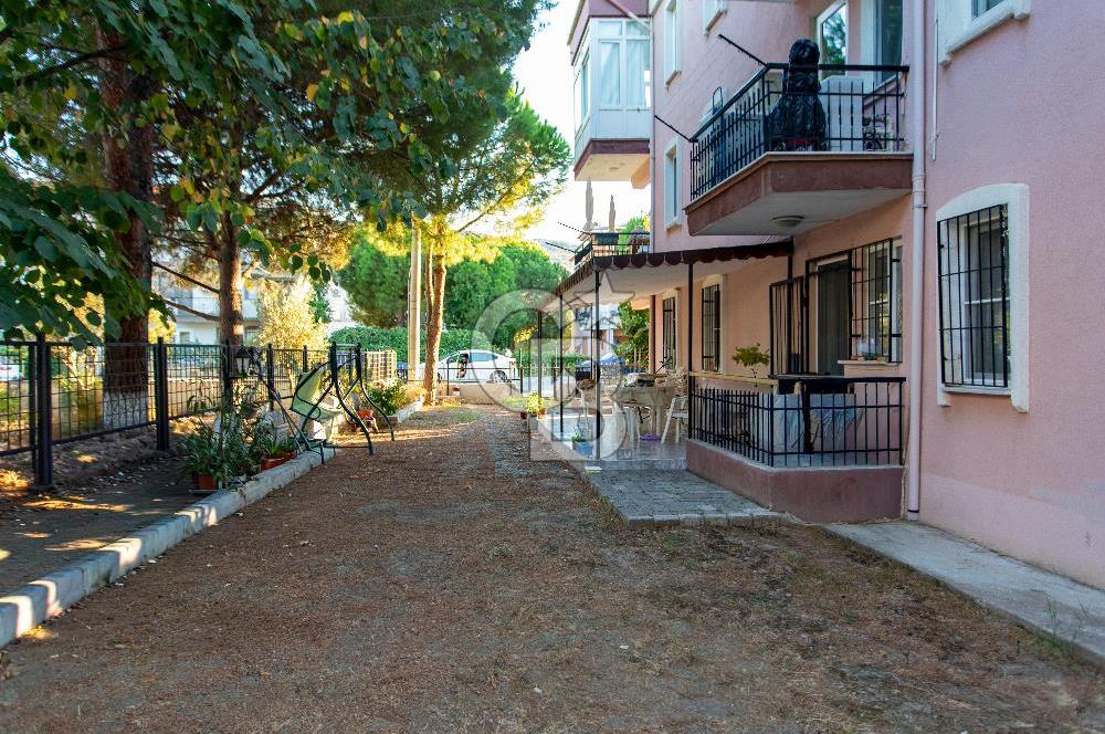 Foça Atatürk Mah. Satılık 2+1 Bahçe Katı Kapalı Mutfaklı Daire