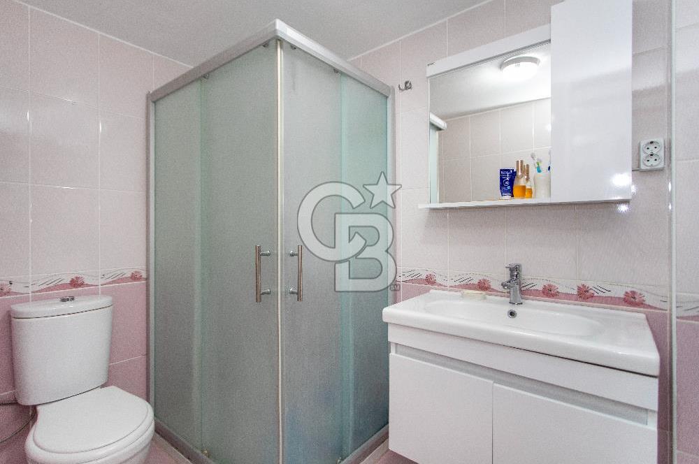 Foça Atatürk Mah. Satılık 2+1 Bahçe Katı Kapalı Mutfaklı Daire