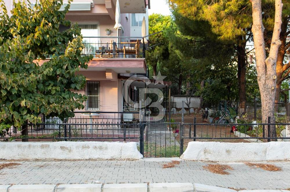Foça Atatürk Mah. Satılık 2+1 Bahçe Katı Kapalı Mutfaklı Daire