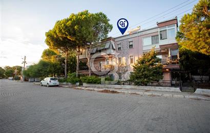 Foça Atatürk Mah. Satılık 2+1 Bahçe Katı Kapalı Mutfaklı Daire