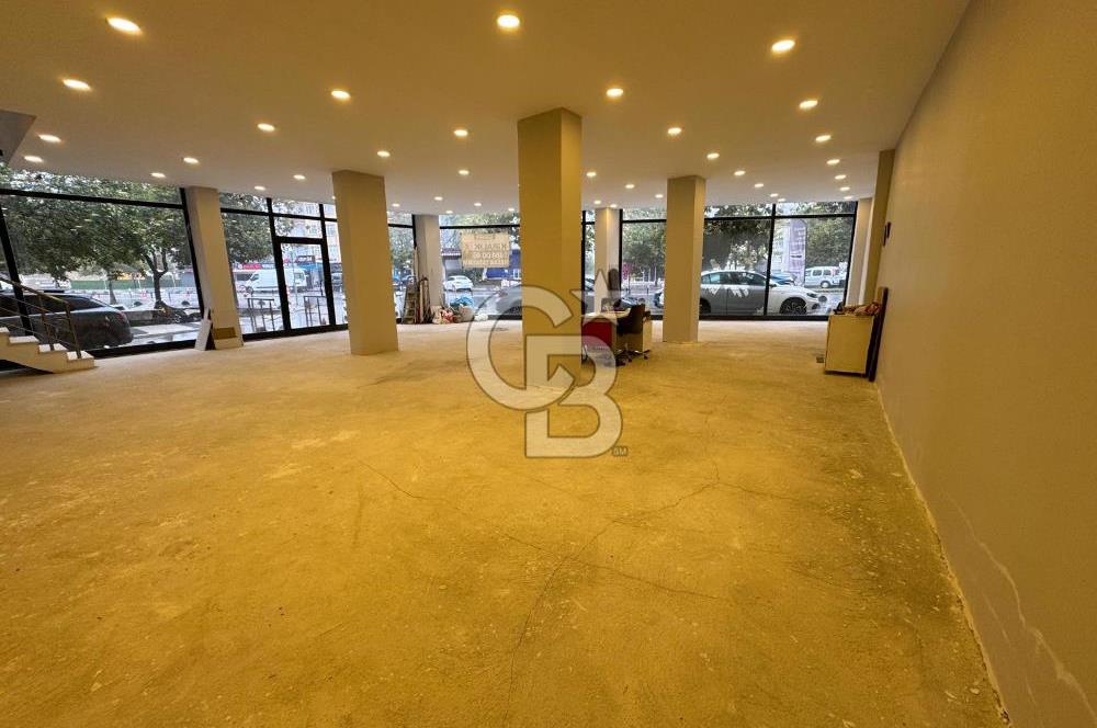 Sancaktep de Atatürk Caddesine Cephe Düz Giriş Kiralık Dükkan