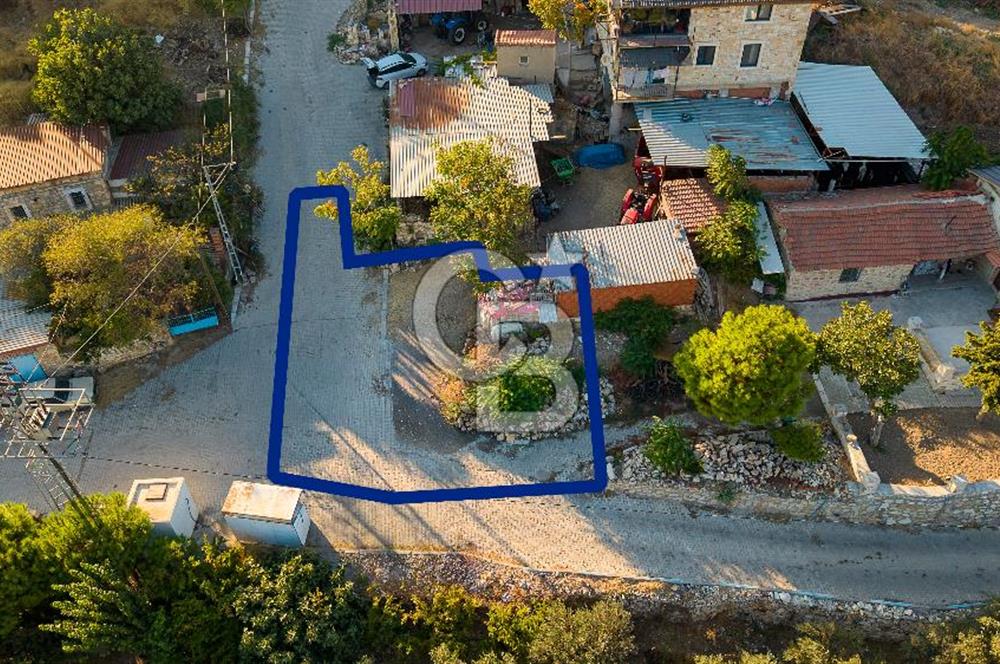 Foça Kocamehmetler Köy İçinde Satılık Arsa