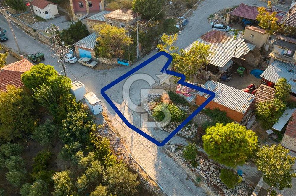 Foça Kocamehmetler Köy İçinde Satılık Arsa