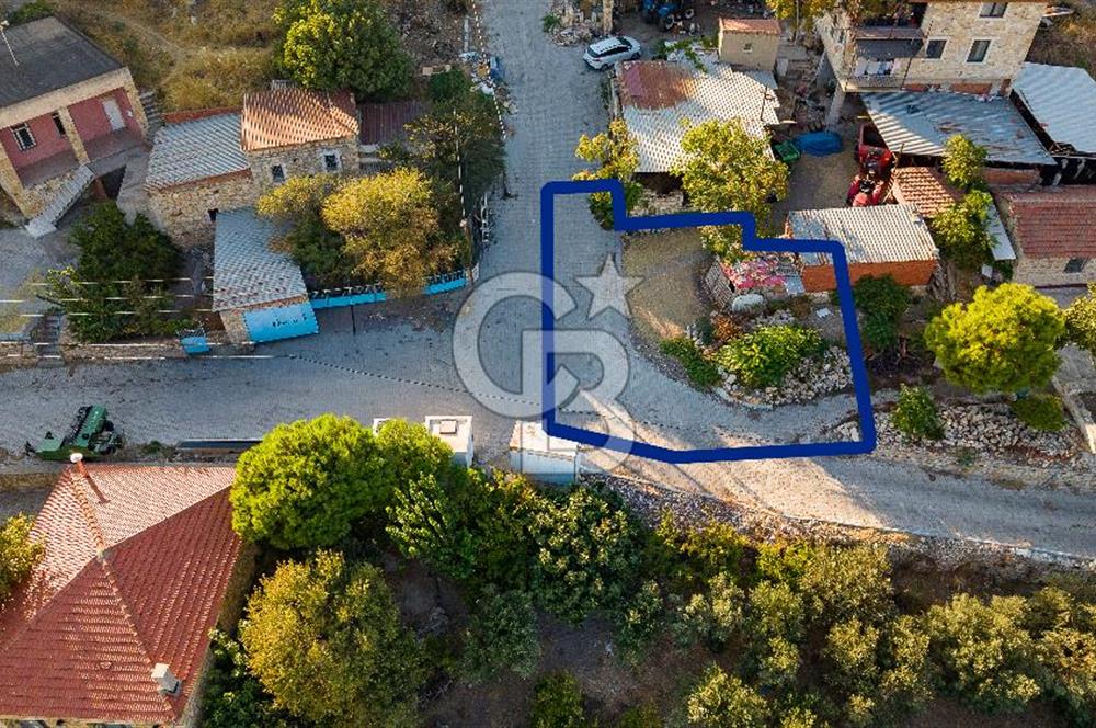 Foça Kocamehmetler Köy İçinde Satılık Arsa