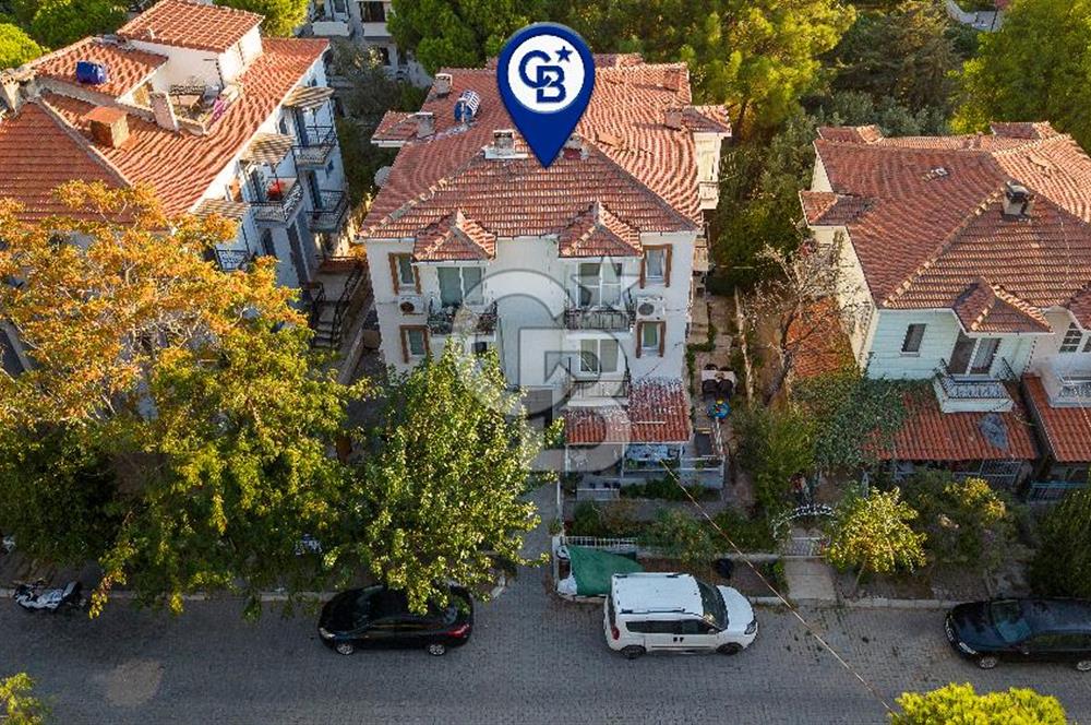 Foça Atatürk Mah. Satılık 2+1 Bahçe Katı Daire