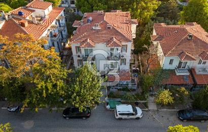 Foça Atatürk Mah. Satılık 2+1 Bahçe Katı Daire