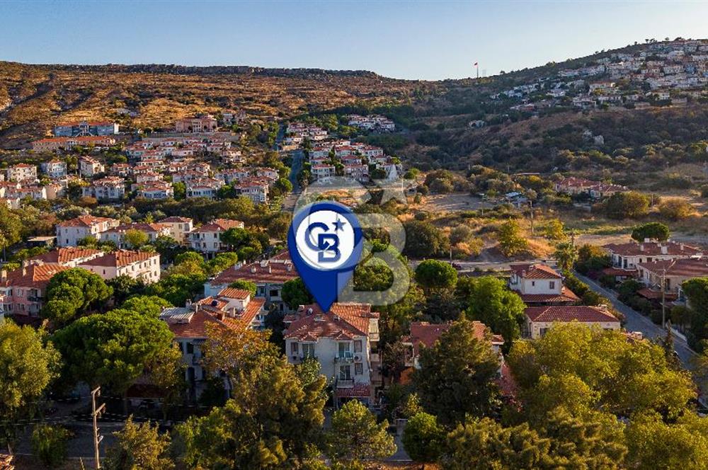 Foça Atatürk Mah. Satılık 2+1 Bahçe Katı Daire