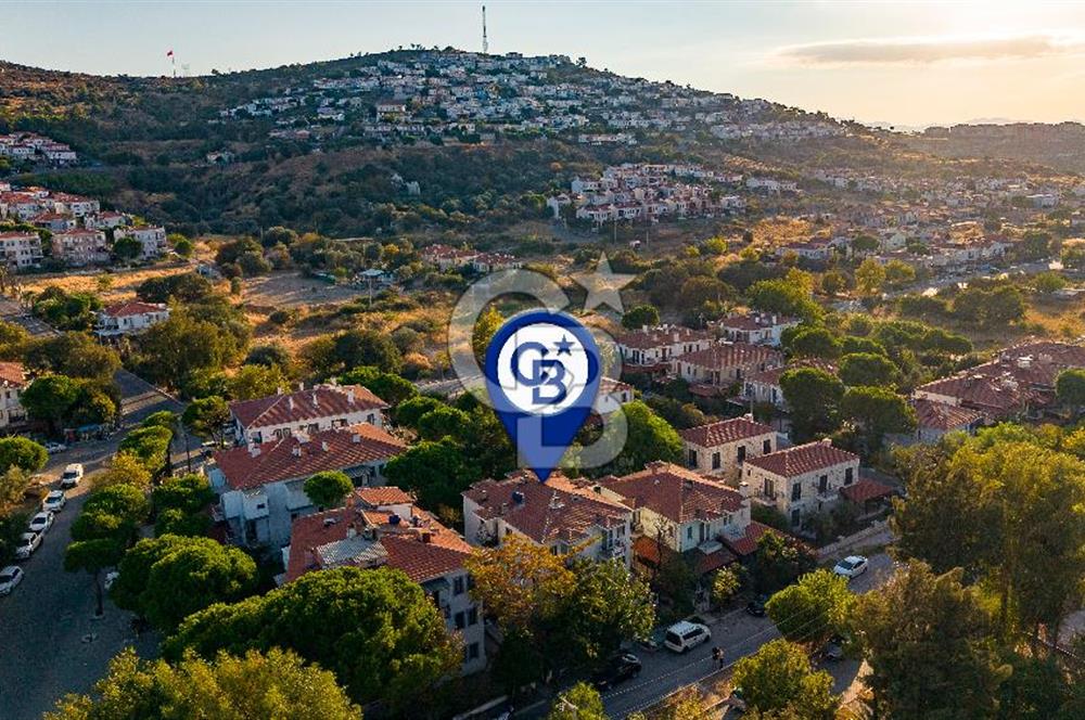 Foça Atatürk Mah. Satılık 2+1 Bahçe Katı Daire