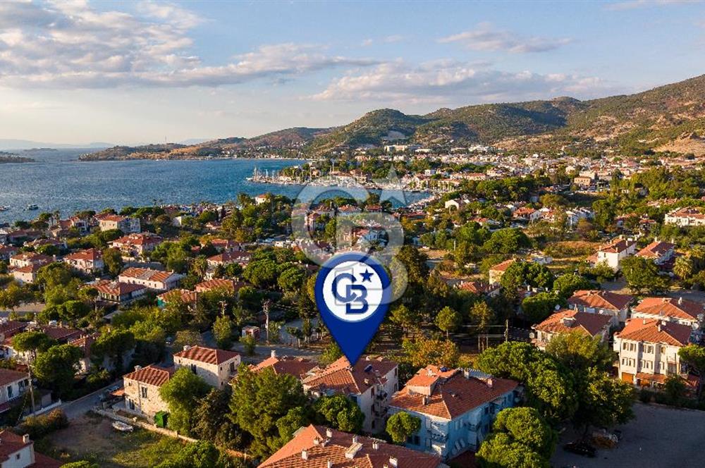 Foça Atatürk Mah. Satılık 2+1 Bahçe Katı Daire