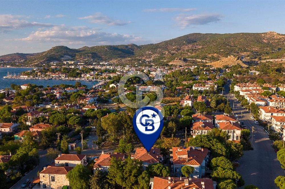 Foça Atatürk Mah. Satılık 2+1 Bahçe Katı Daire