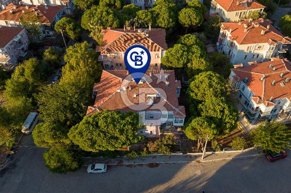 Foça Atatürk Mah. Satılık 2+1 Bahçe Katı Kapalı Mutfaklı Daire