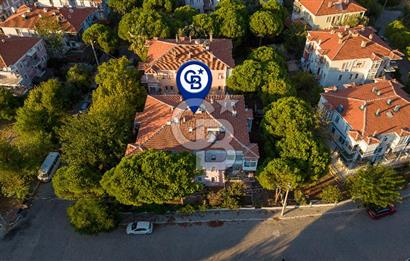 Foça Atatürk Mah. Satılık 2+1 Bahçe Katı Kapalı Mutfaklı Daire