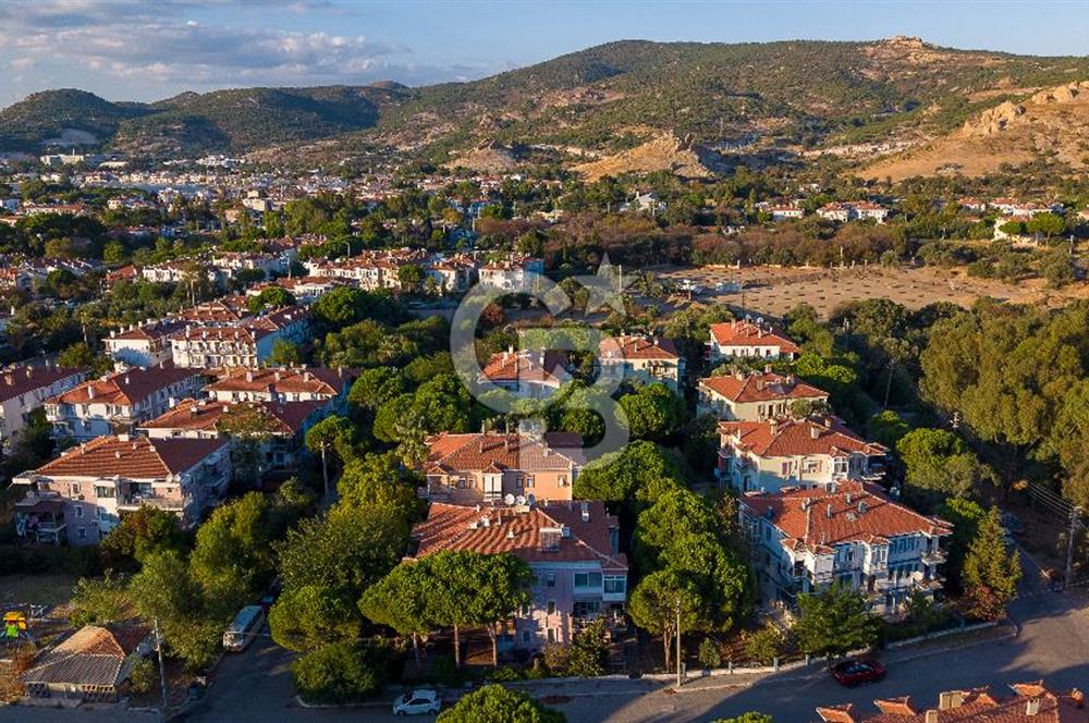 Foça Atatürk Mah. Satılık 2+1 Bahçe Katı Kapalı Mutfaklı Daire