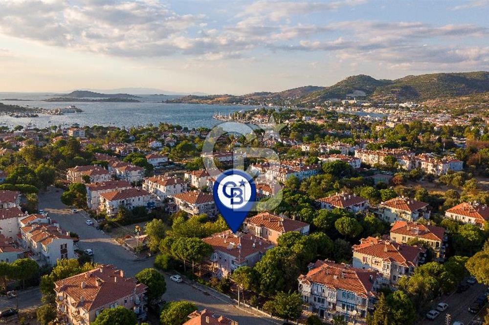Foça Atatürk Mah. Satılık 2+1 Bahçe Katı Kapalı Mutfaklı Daire