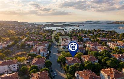 Foça Atatürk Mah. Satılık 2+1 Bahçe Katı Kapalı Mutfaklı Daire
