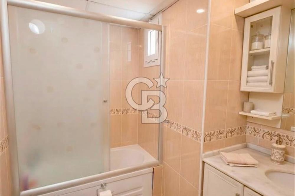 Menderes Ana caddede Geniş ve aydınlık 2+1 Satılık Daire