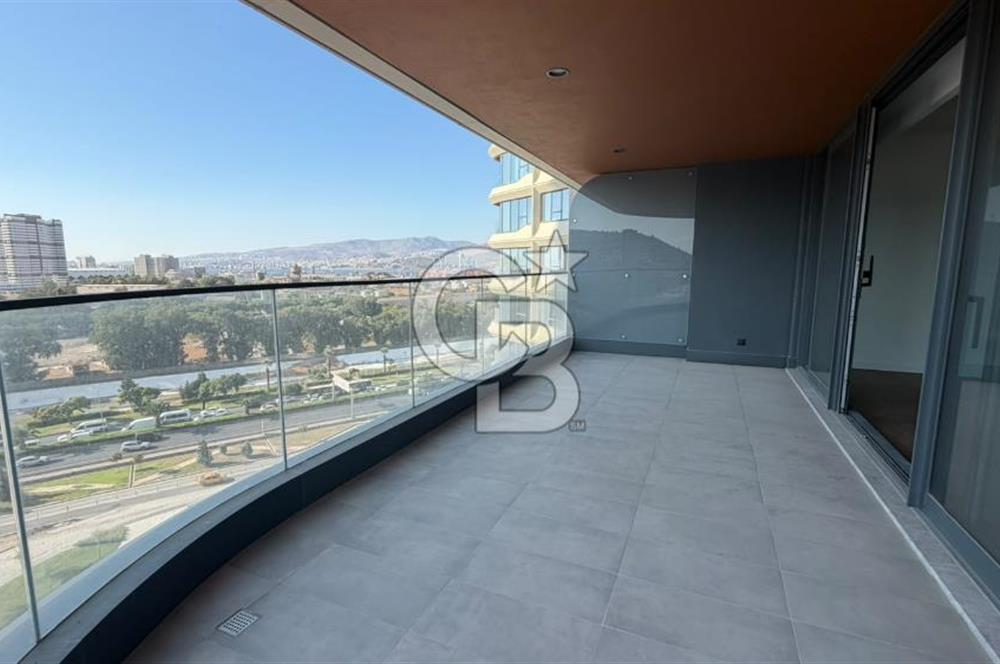 Folkart Nova'da Deniz Manzaralı Teraslı 4+1 Kiralık Rezidans
