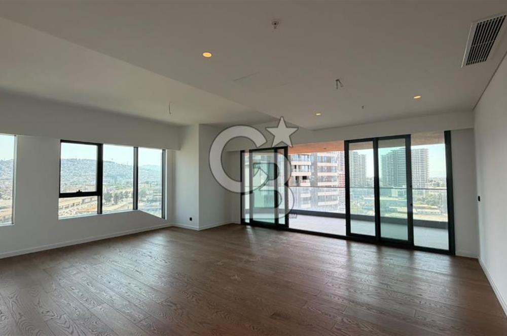 Folkart Nova'da Deniz Manzaralı Teraslı 4+1 Kiralık Rezidans