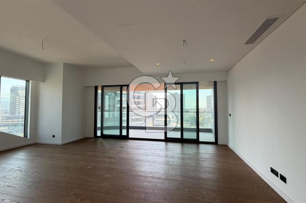 Folkart Nova'da Deniz Manzaralı Teraslı 4+1 Kiralık Rezidans