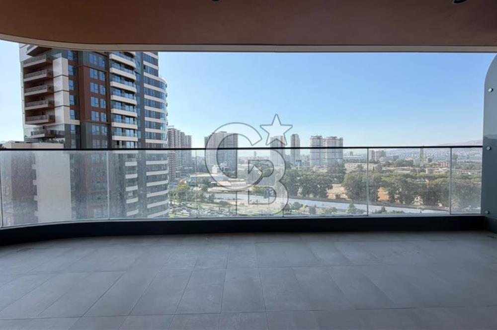 Folkart Nova'da Deniz Manzaralı Teraslı 4+1 Kiralık Rezidans