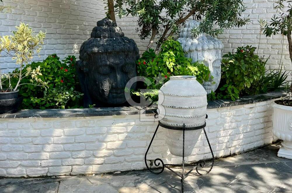 Kadınlar Denizi'nde İşletme ve Mülkü İle Satılık Restaurant