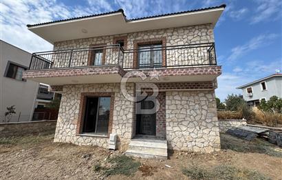 Foça Yenibağarası'nda Satılık 2+1 Bahçeli Dubleks