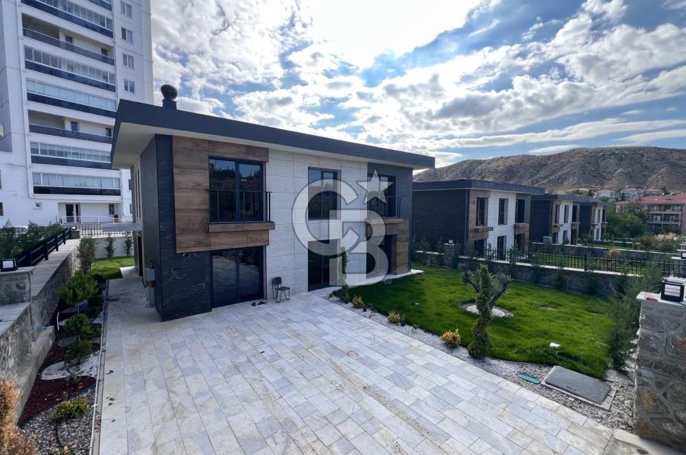 ALACAATLI MAHALLESİ, 7+1 AKILLI EV SİSTEMLİ, NET 390 M2, SATILIK VİLLA 