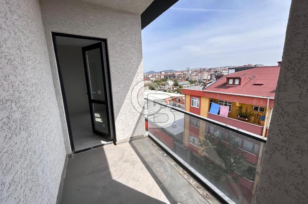 CADDE ÜZERİ OTOPARKLI SIFIR 2+1 DAİRE
