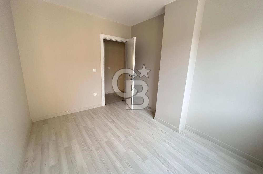 SIFIR KAPALI OTOPARKLI CADDE ÜZERİ ARA KAT 2+1 DAİRE