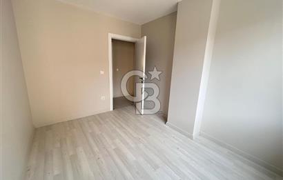 SIFIR KAPALI OTOPARKLI CADDE ÜZERİ ARA KAT 2+1 DAİRE