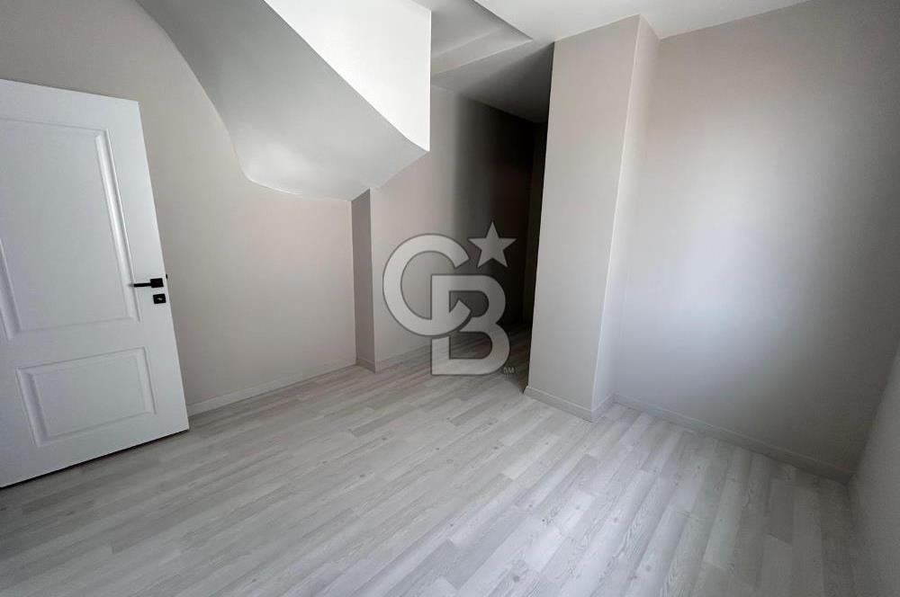 CADDE ÜZERİNDE OTOPARKLI 3+1 ÜST DUBLEKS DAİRE