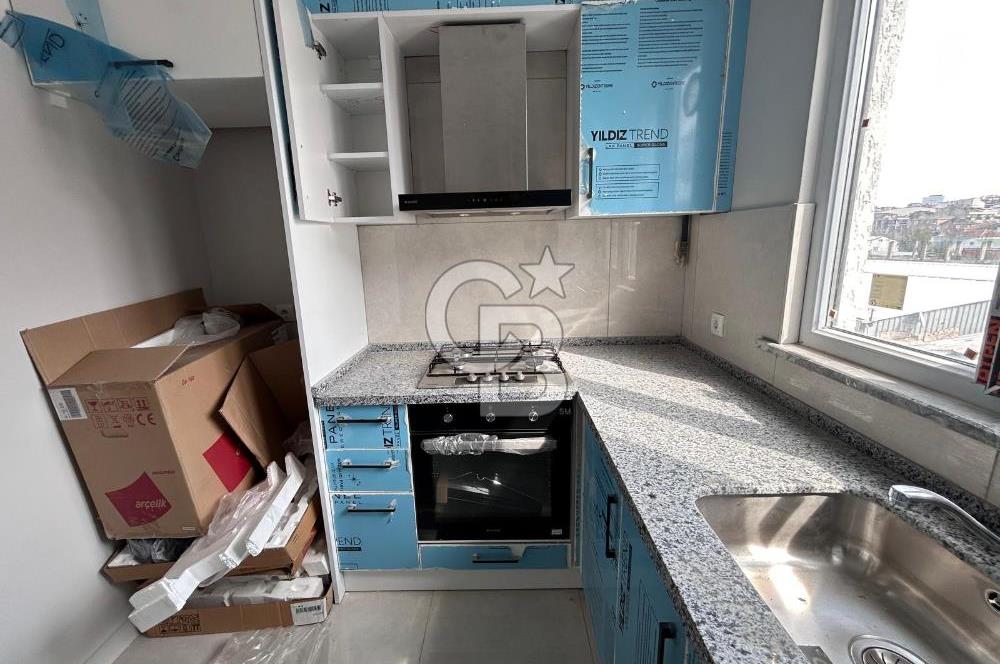 CADDE ÜZERİNDE SIFIR OTOPARKLI 2+1 ARA KAT DAİRE