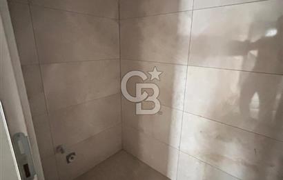SIFIR KAPALI OTOPARKLI CADDE ÜZERİ ARA KAT 2+1 DAİRE