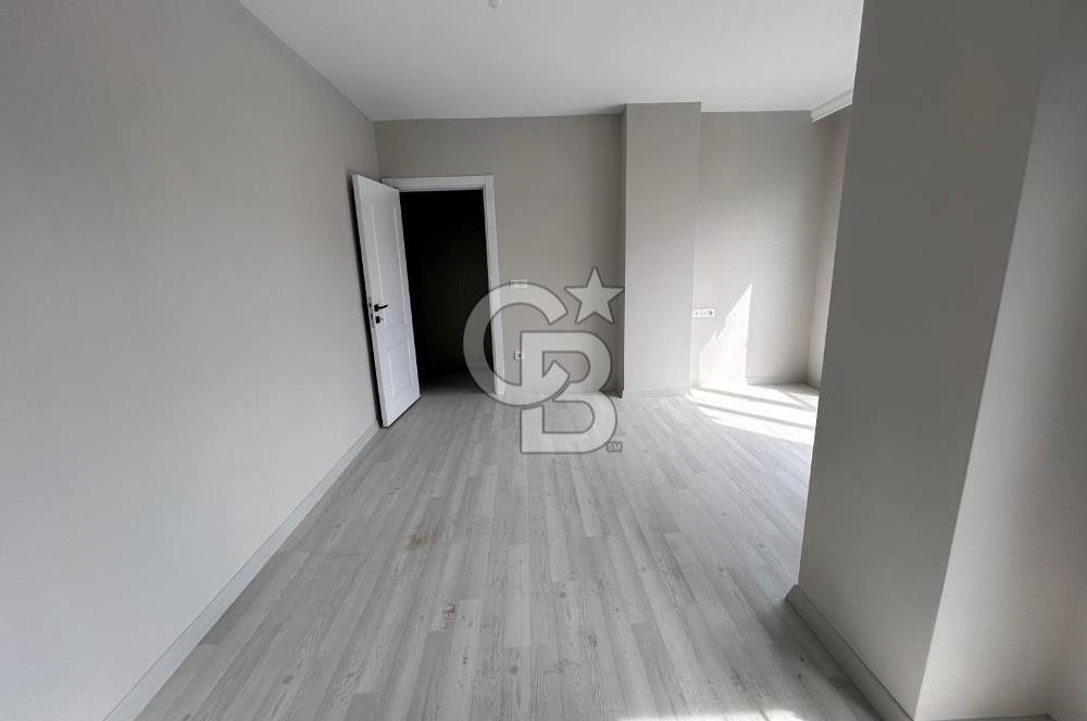 CADDE ÜZERİNDE SIFIR OTOPARKLI 2+1 ARA KAT DAİRE