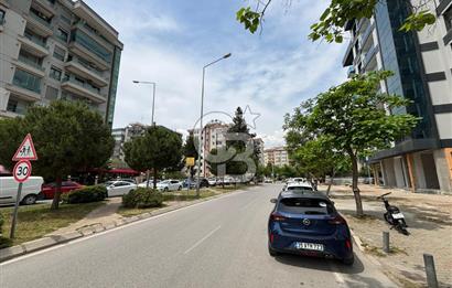 İzmir Bayraklı'da Cadde Üzeri Köşe Geniş 3+1 Satılık Daire