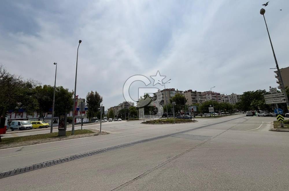 İzmir Bayraklı'da Cadde Üzeri Köşe Geniş 3+1 Satılık Daire
