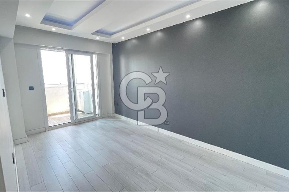 Çiğli Palmiye Park Terasta Mimari Tasarımlı Büyük Tip 2+1 Daire