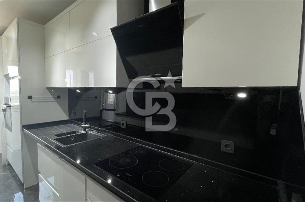 Çiğli Palmiye Park Terasta Mimari Tasarımlı Büyük Tip 2+1 Daire