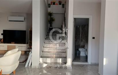 Buca'da Doğayla İç İçe Özel Havuzlu Satılık 4+1 Lüks Villa