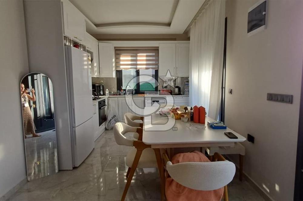 Buca'da Doğayla İç İçe Özel Havuzlu Satılık 4+1 Lüks Villa