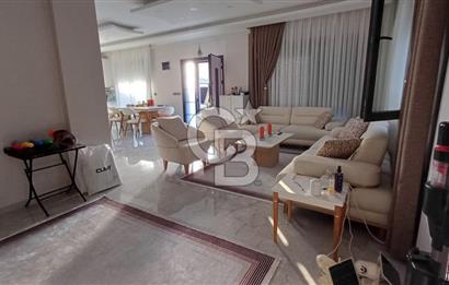 Buca'da Doğayla İç İçe Özel Havuzlu Satılık 4+1 Lüks Villa