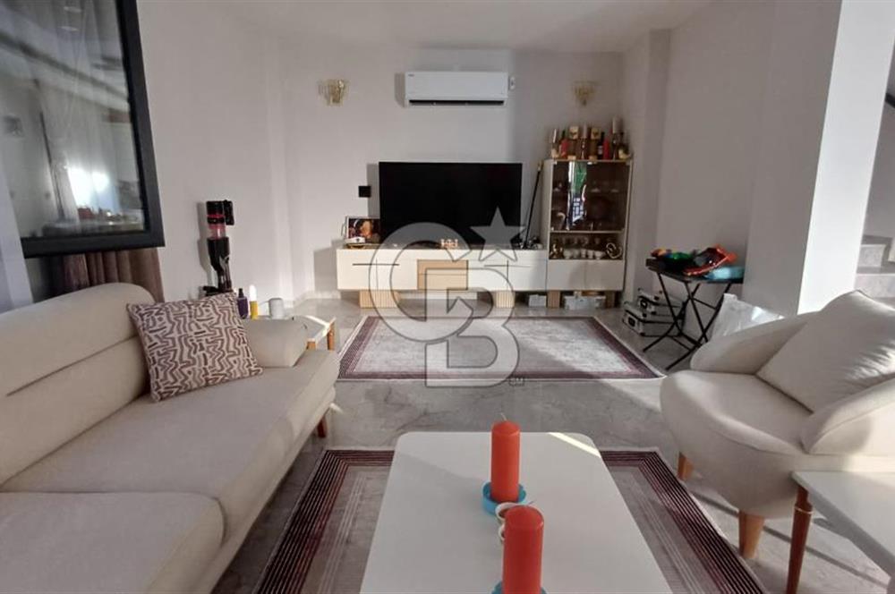 Buca'da Doğayla İç İçe Özel Havuzlu Satılık 4+1 Lüks Villa