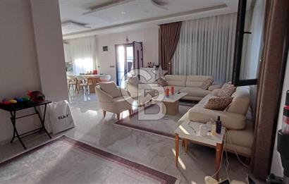 Buca'da Doğayla İç İçe Özel Havuzlu Satılık 4+1 Lüks Villa