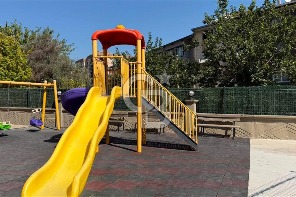 Buca Site İçi Yeni Binada Havuzlu, Geniş Teraslı 3+1 Dubleks