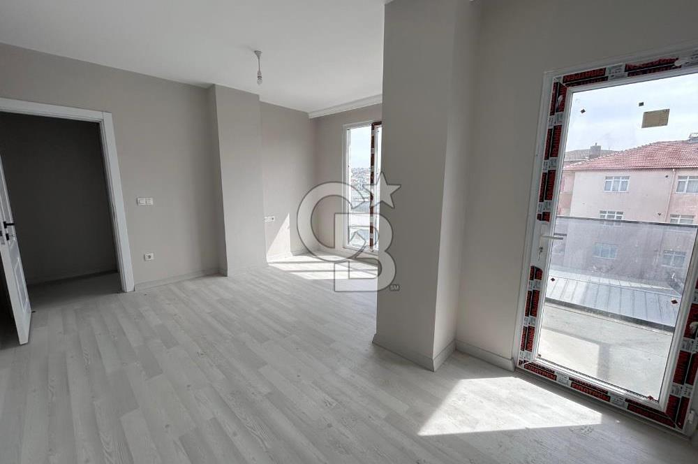 CADDE ÜZERİNDE OTOPARKLI 3+1 ÜST DUBLEKS DAİRE