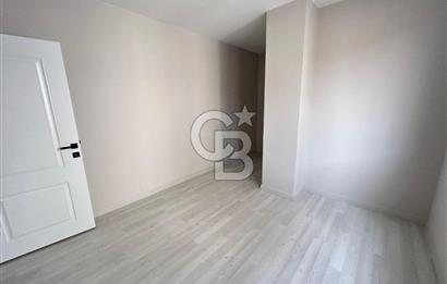 CADDE ÜZERİNDE SIFIR OTOPARKLI 2+1 ARA KAT DAİRE