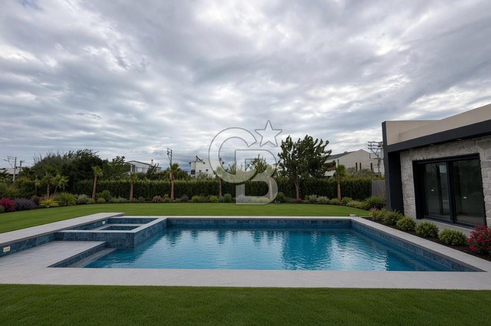 Urla Atatürk Mahallesinde 2.880 m² Arsa İçerisinde 650m² Ultra Lüx Akıllı Malikane