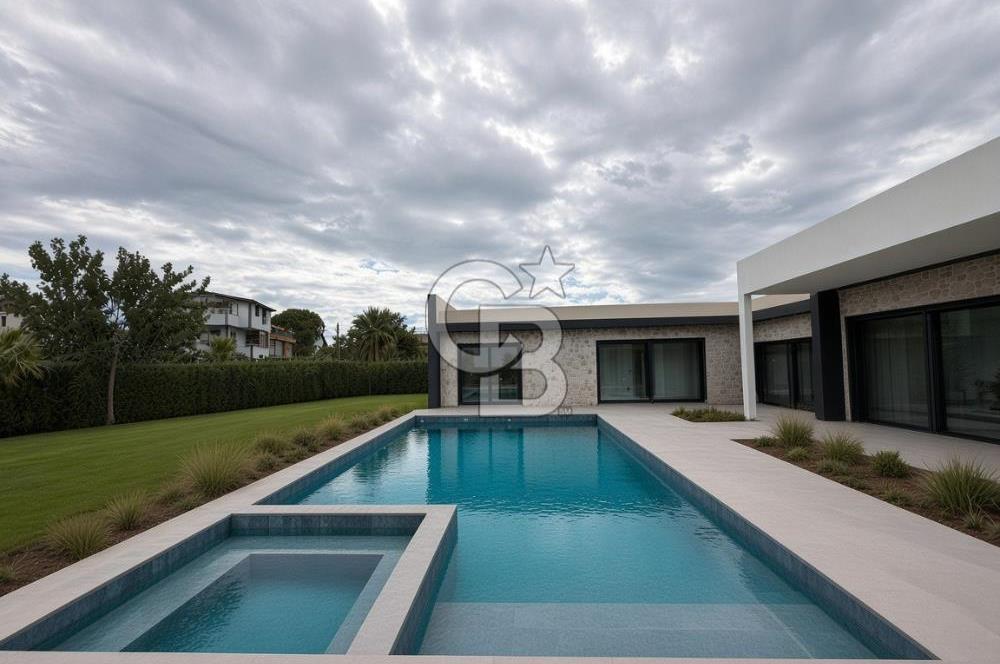 Urla Atatürk Mahallesinde 2.880 m² Arsa İçerisinde 650m² Ultra Lüx Akıllı Malikane